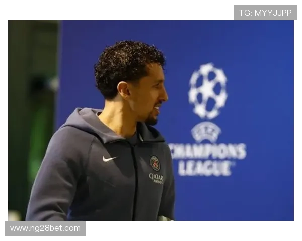 马尔基尼奥斯与对手头部相撞，队医紧急入场治疗