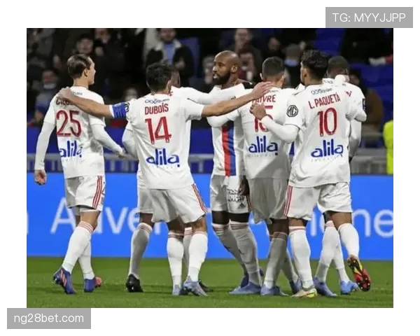 通讯：朗斯对阵里昂一役，两队合计完成高达52次成功的防守模式主动切换